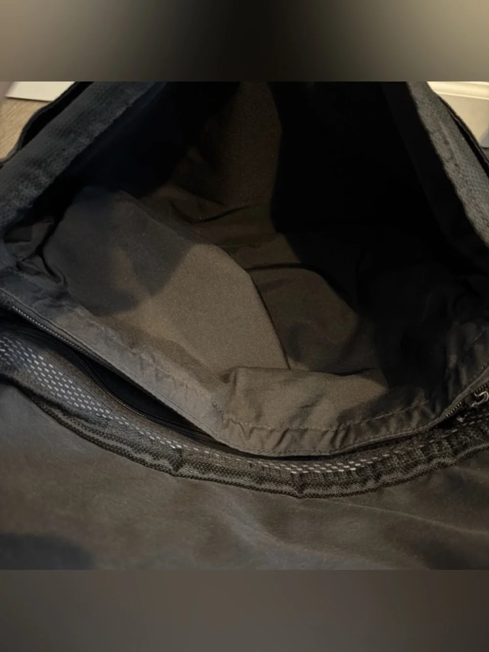 Tumi T2 Tech Bag Black Ballistic Expandable Messenger Laptop Bag Satchel Travel